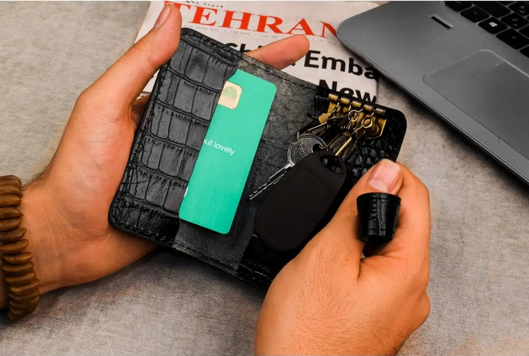 جاکلیدی چرم طبیعی با جای کارت